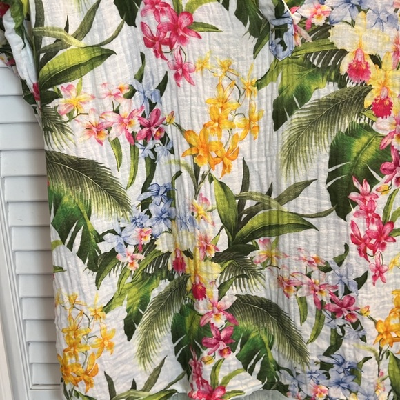 Tommy Bahama Tropical Floral Woman’s Top-100% Soft Cotton Size Medium - Picture 9 of 9